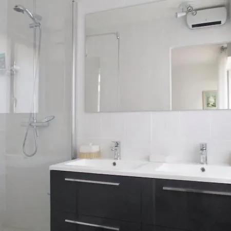 Maison A 10mn A Pieds De La Ferienhaus