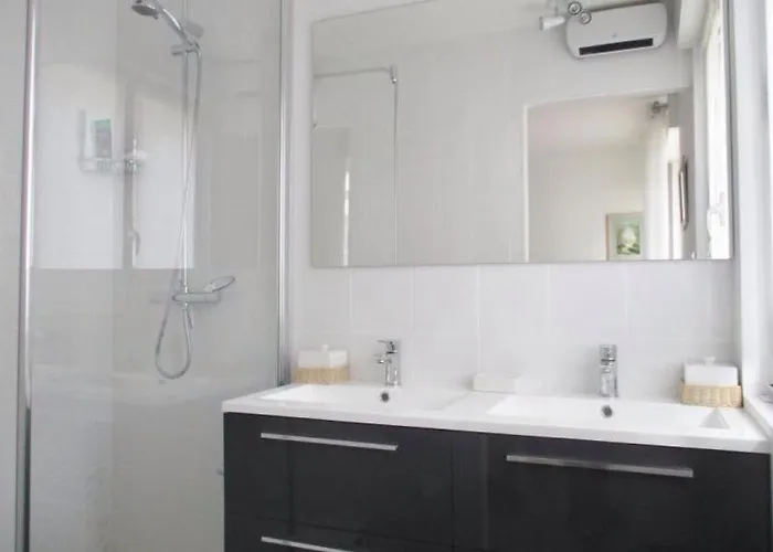 Maison A 10mn A Pieds De La Holiday home