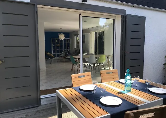 Holiday home Maison A 10mn A Pieds De La *